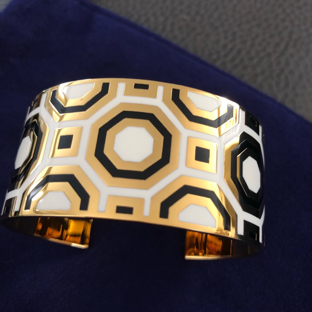 PRINTED ENAMELED WIDE CUFF